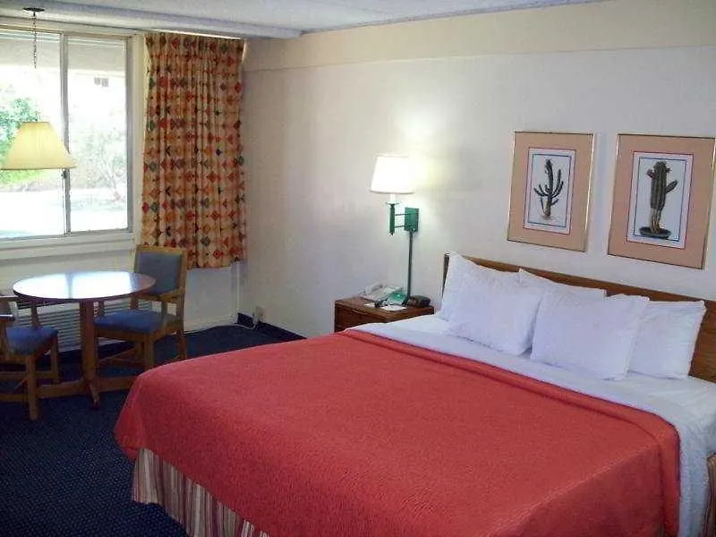 Days Inn At Scottsdale/Fashion Square Resort Hotel